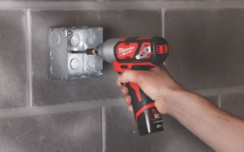 Máy bắn vít pin 12V Milwaukee M12 BID-0