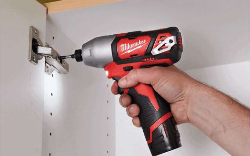 Máy bắn vít pin 12V Milwaukee M12 BID-0