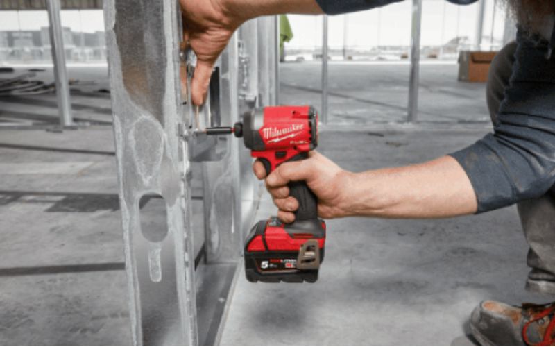 Máy bắt vít Milwaukee M18 FID3-0X