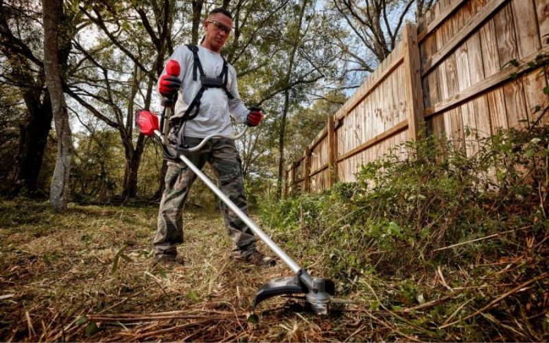 Máy cắt cỏ Milwaukee M18 FBCU-0