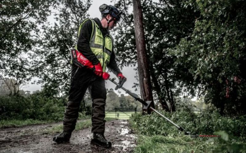 Máy cắt cỏ Milwaukee M18 FOPH-0