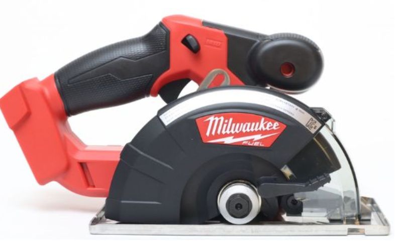 Máy cắt kim loại Milwaukee M18 FMCS-0X