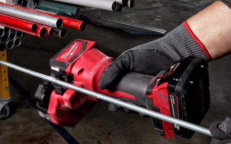 Máy cắt thanh ren Milwaukee M18 BLTRC-0C