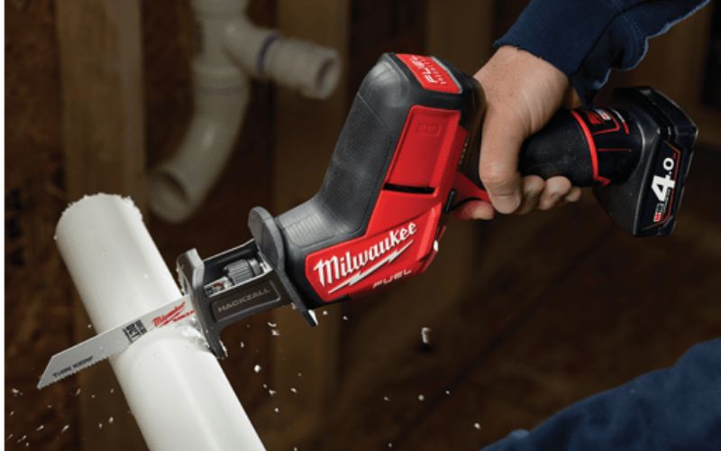 Máy cưa kiếm Milwaukee M12 CHZ-0