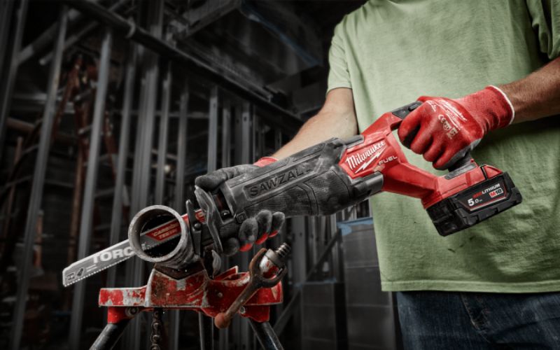 Máy cưa kiếm Milwaukee M18 FSZ-0X0