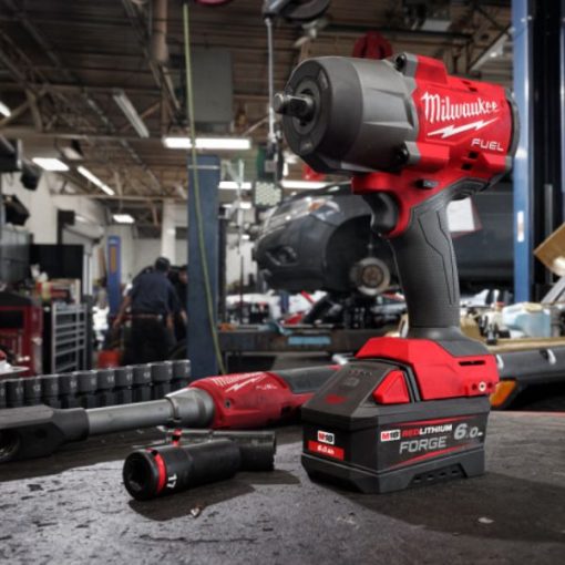 Máy siết bu lông Milwaukee M18 FHIW2F12