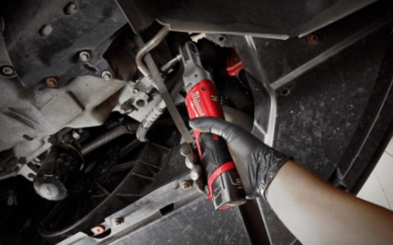 Máy siết bu lông góc Milwaukee M12 FIR12-0