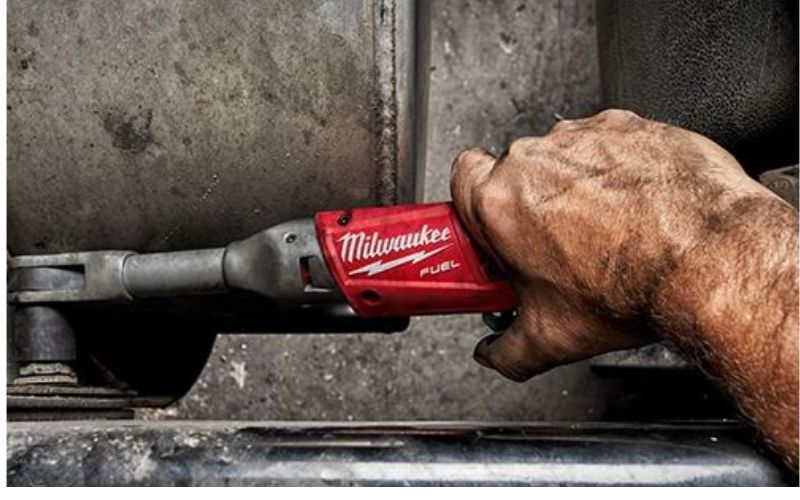 Máy siết bu lông góc Milwaukee M12 FIR38LR-0