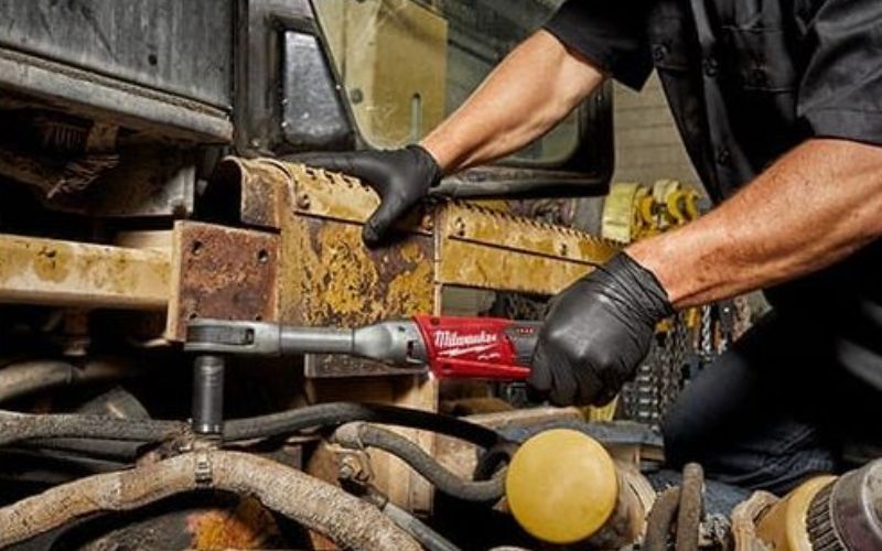Máy siết bu lông góc Milwaukee M12 FIR38LR-0