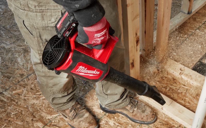 Máy thổi bụi Milwaukee M12 BBL-0