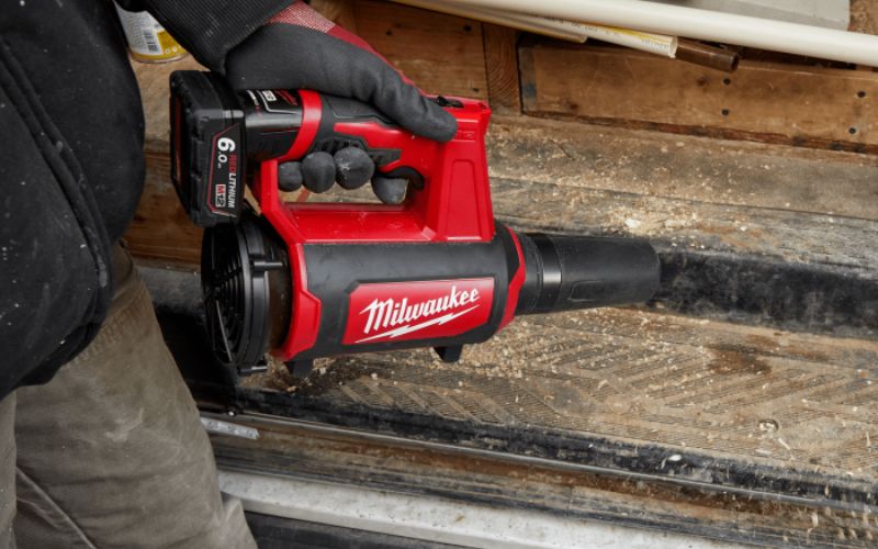 Máy thổi bụi Milwaukee M12 BBL-0