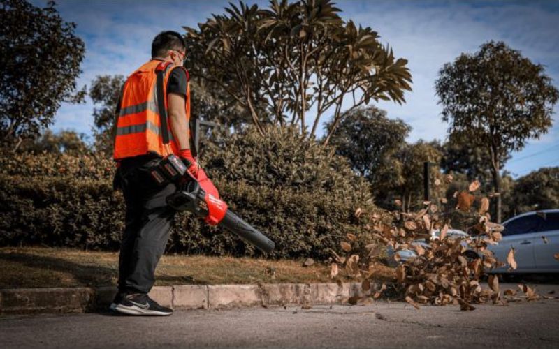 Máy thổi lá 2 pin Milwaukee M18 F2BL-0