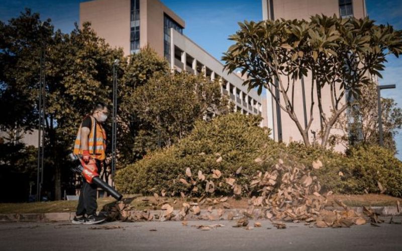 Máy thổi lá 2 pin Milwaukee M18 F2BL-0