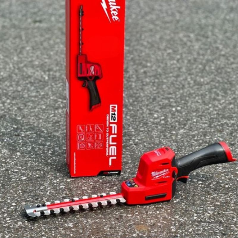 Máy tỉa hàng rào Milwaukee M12 FHT20-0