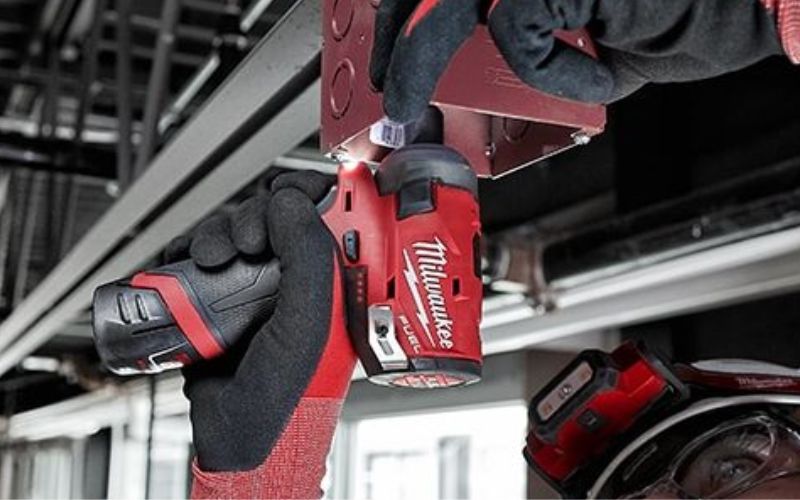 Máy vặn vít thủy lực Milwaukee M12 FQID-0C