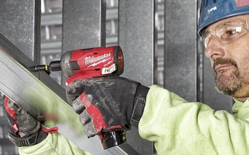 Máy vặn vít thủy lực Milwaukee M12 FQID-0C