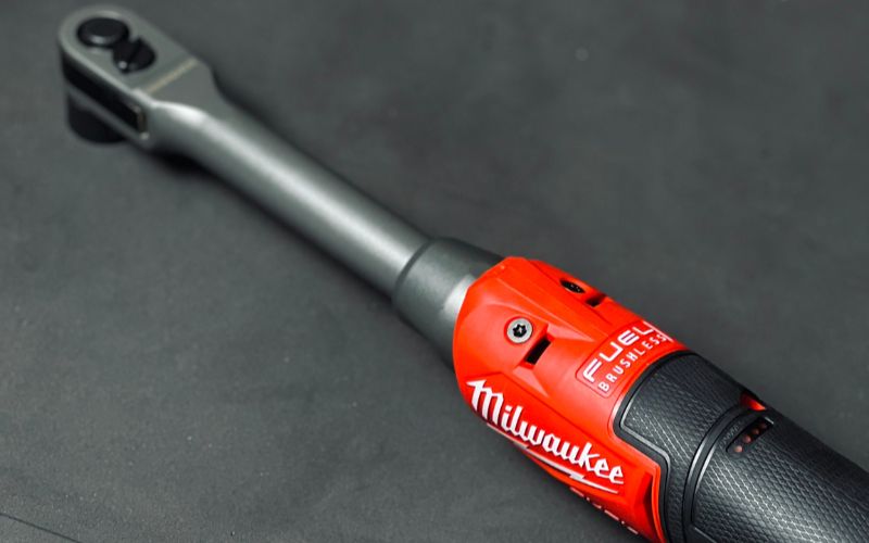Máy siết bu lông Milwaukee M12 FPTR