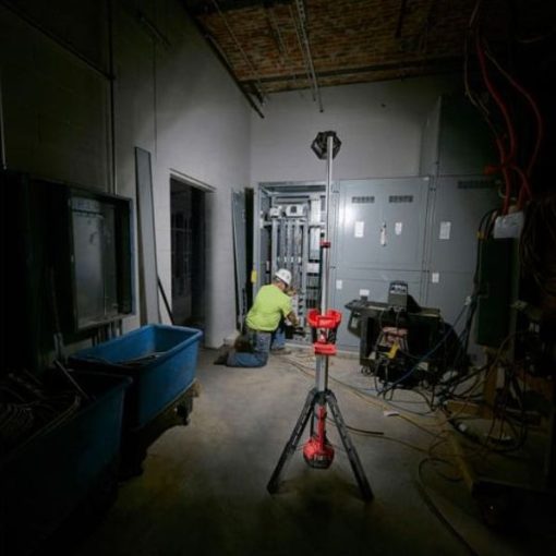 Đèn LED chân đứng Milwaukee M18 SAL-0
