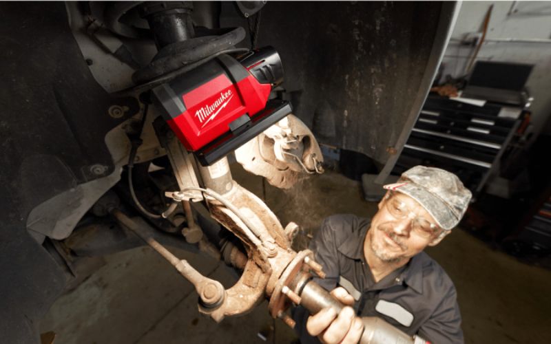 Đèn chiếu sáng trục xoay Milwaukee M12 PAL-0