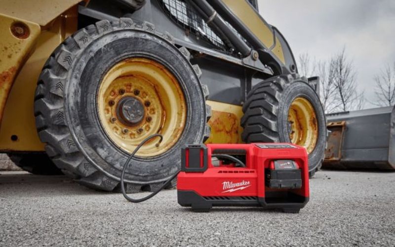 Máy bơm hơi dùng pin Milwaukee M18 BI-0