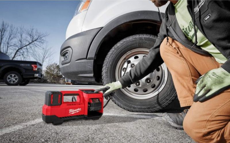 Máy bơm hơi dùng pin Milwaukee M18 BI-0