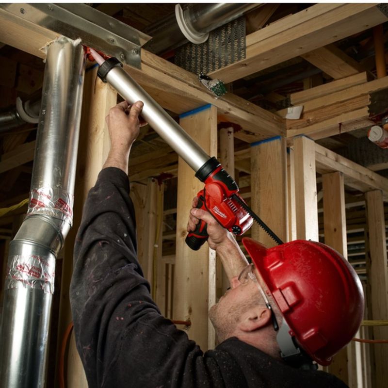 Máy bơm keo Milwaukee M12 PCG/310C-0