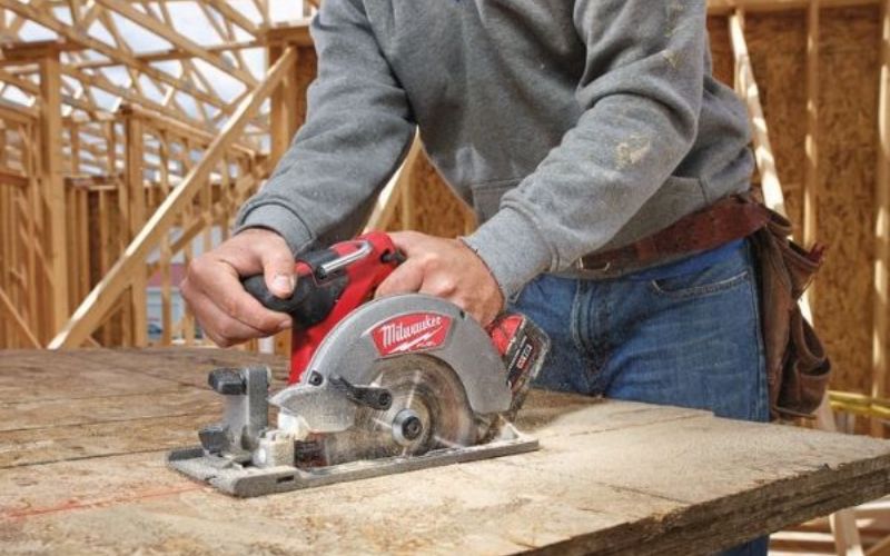 Máy cưa đĩa Milwaukee M18 CCS66-0