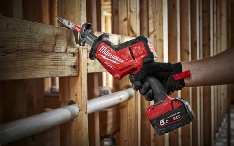 Máy cưa kiếm Milwaukee M18 FHZ-0