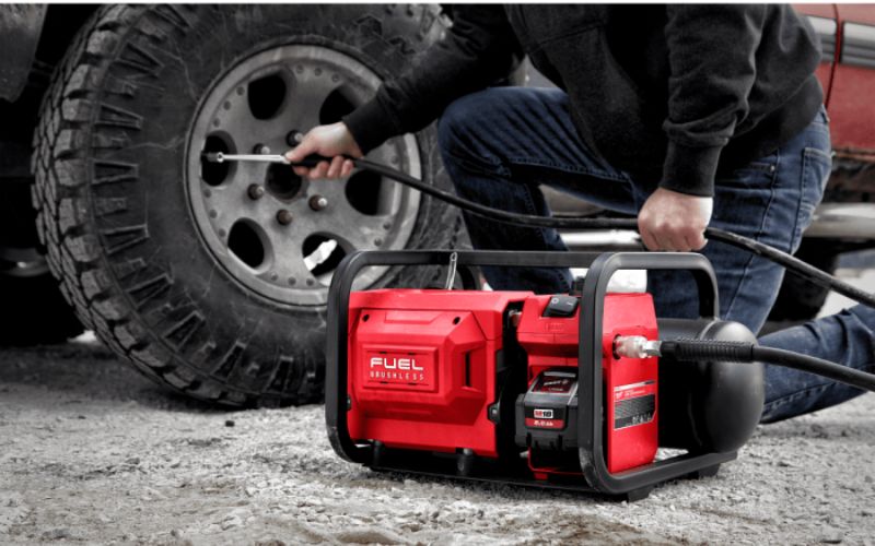 Máy nén khí Milwaukee M18 FAC-0