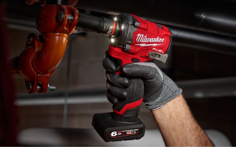 Máy siết bu lông 1/2 inch Milwaukee M12 FIW2F12