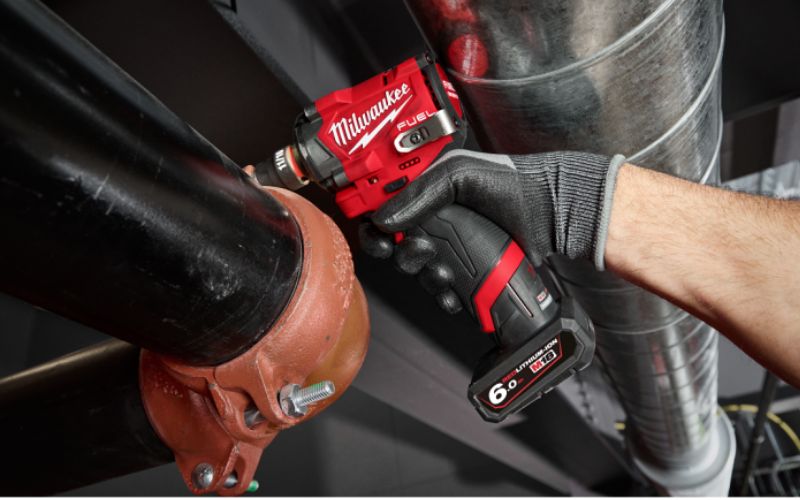 Máy siết bu lông 1/2 inch Milwaukee M12 FIW2F12