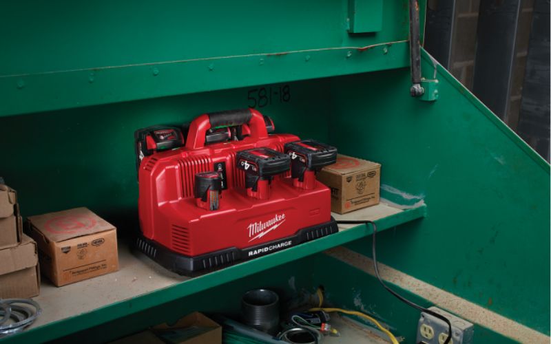Sạc pin nhanh 12V ,18V Milwaukee M12-18C3
