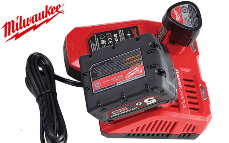 Sạc pin nhanh 12V ,18V Milwaukee M12-18FC
