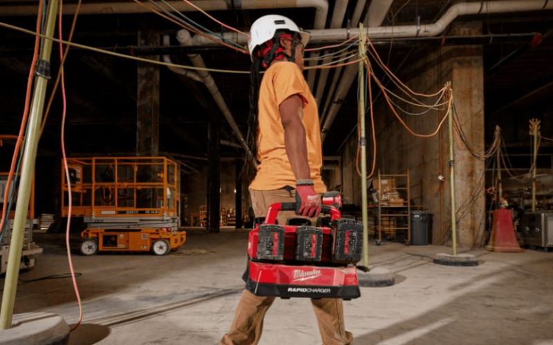 Trạm sạc nhanh 6 cổng Milwaukee M18 PC6